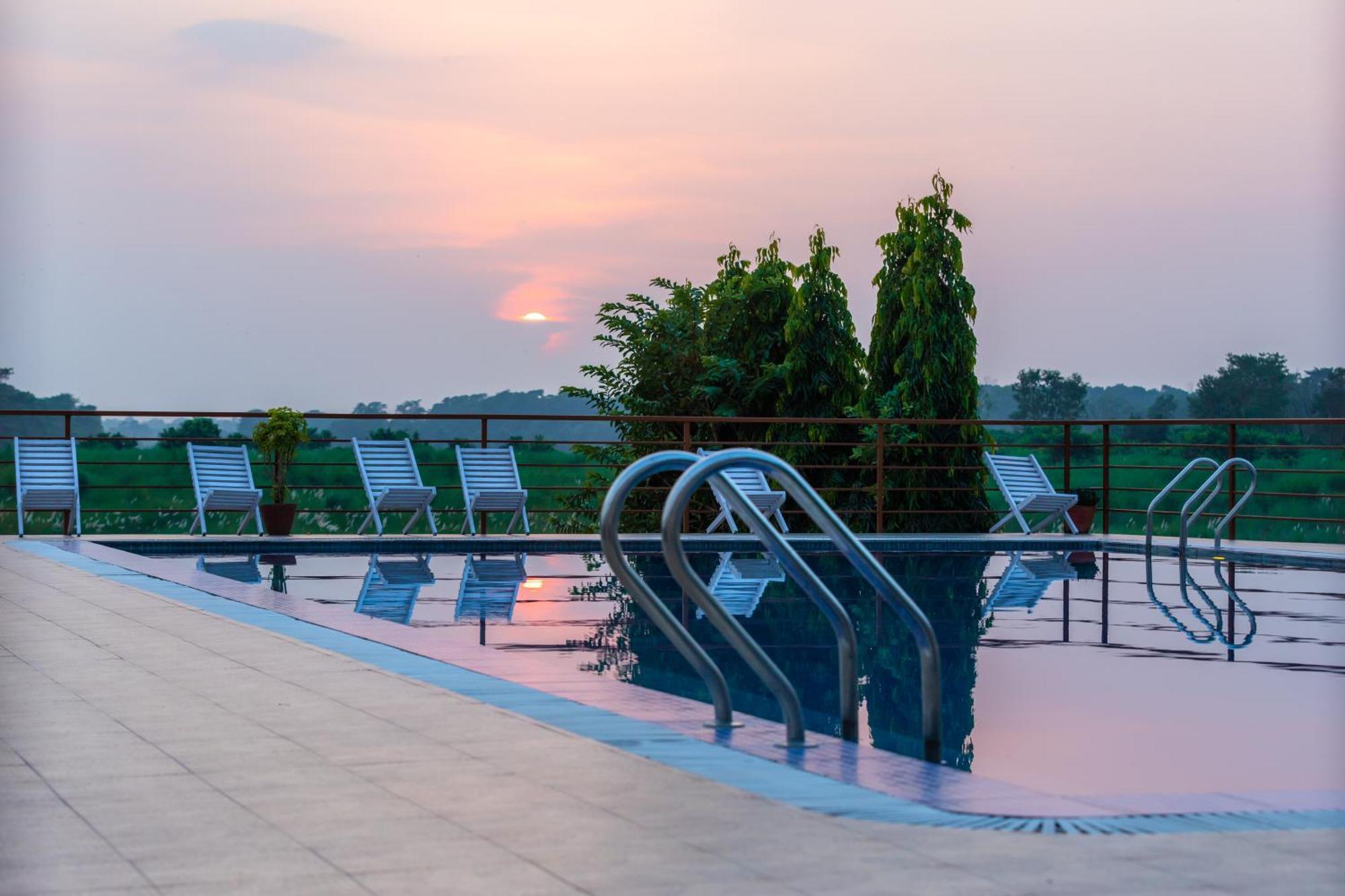 Park Safari Resort, Chitwan National Park Exterior foto